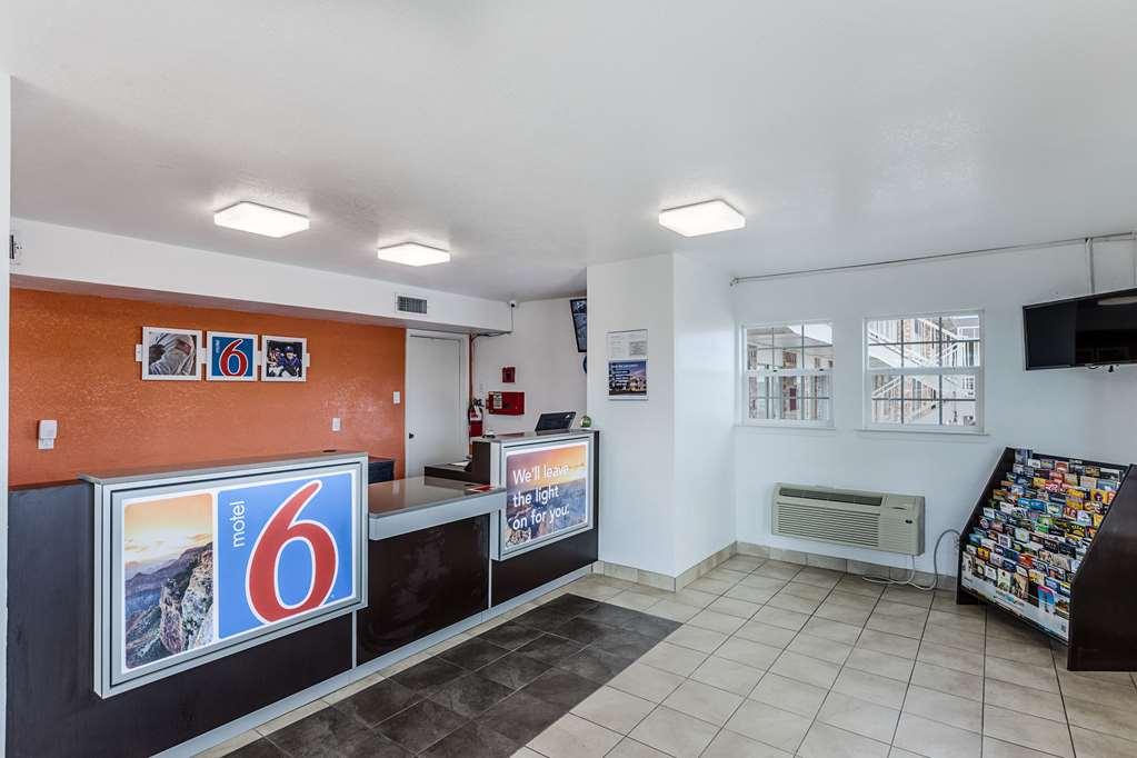 Motel 6 Fort Worth - Northside Εσωτερικό φωτογραφία