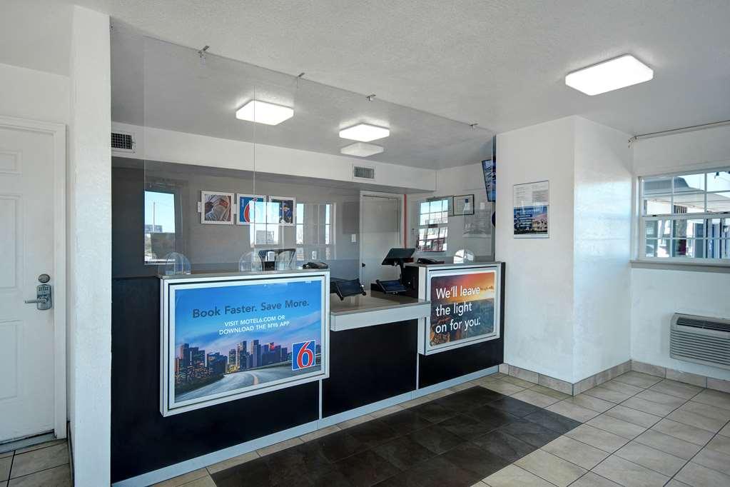 Motel 6 Fort Worth - Northside Εσωτερικό φωτογραφία