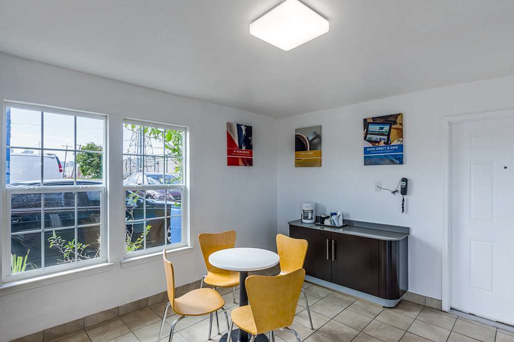 Motel 6 Fort Worth - Northside Εσωτερικό φωτογραφία